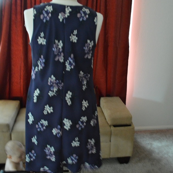 Lady's sundress - Plum crepe fabric & flowers - Picture 3 of 5